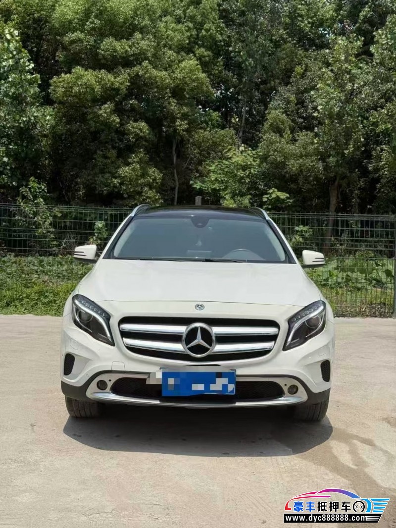 17年奔驰GLA轿车抵押车出售