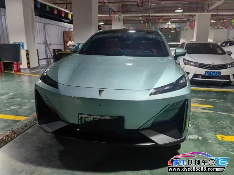 抵押车出售24年长安深蓝S7轿车