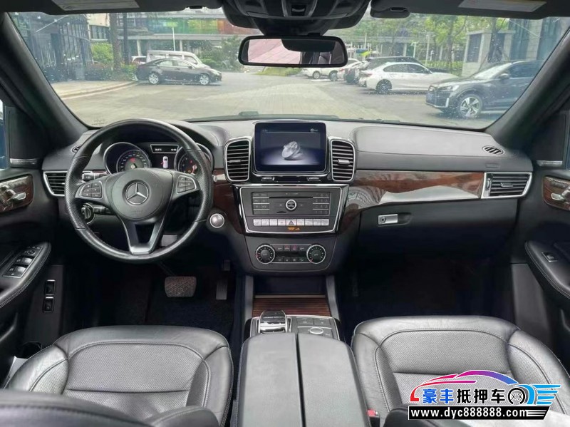 19年奔驰GLS轿车抵押车出售