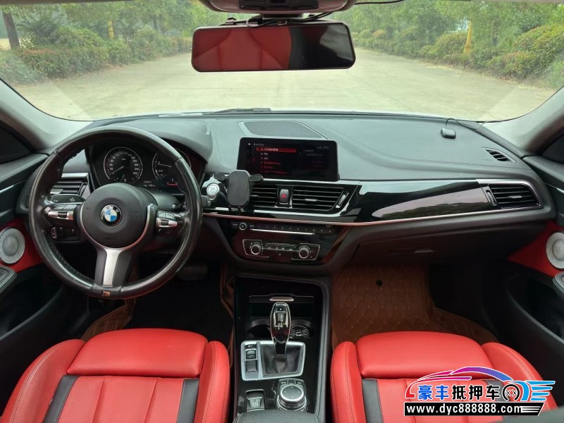 21年宝马1系轿车抵押车出售