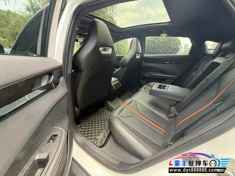 24年长安长安UNI轿车抵押车出售