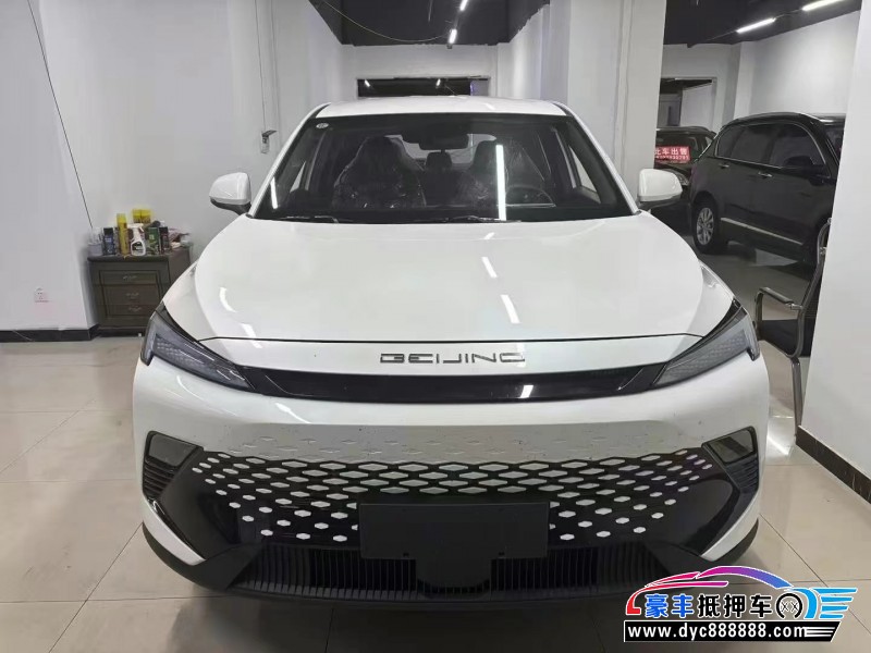 抵押车出售25年北汽制造魔方轿车
