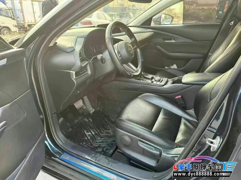 20年马自达cx30轿车抵押车出售