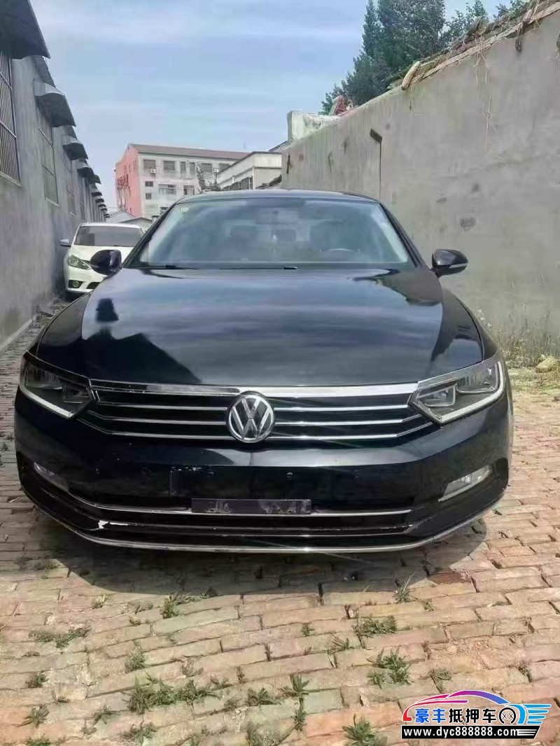 抵押车出售18年大众迈腾轿车