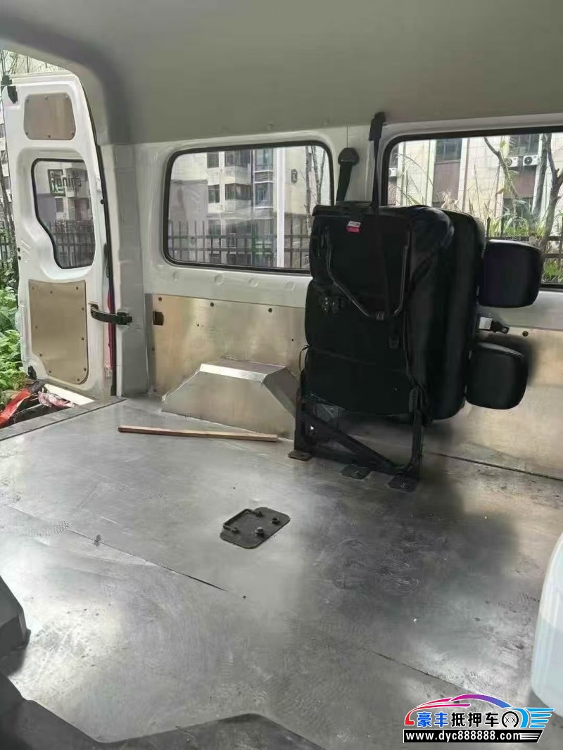 21年福田图雅诺轿车抵押车出售