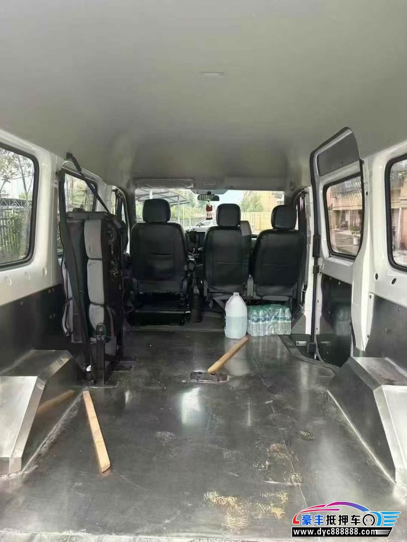 21年福田图雅诺轿车抵押车出售