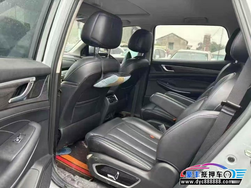 22年东风风光580轿车抵押车出售