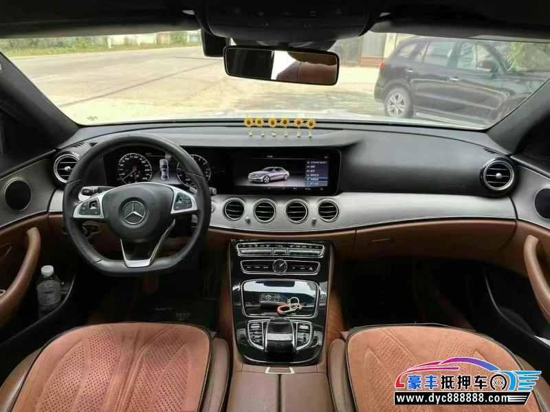 17年奔驰E轿车抵押车出售