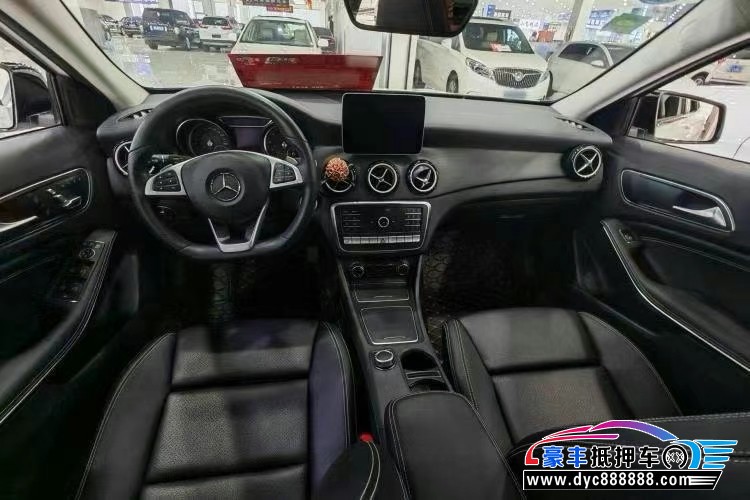 19年奔驰GLA轿车抵押车出售