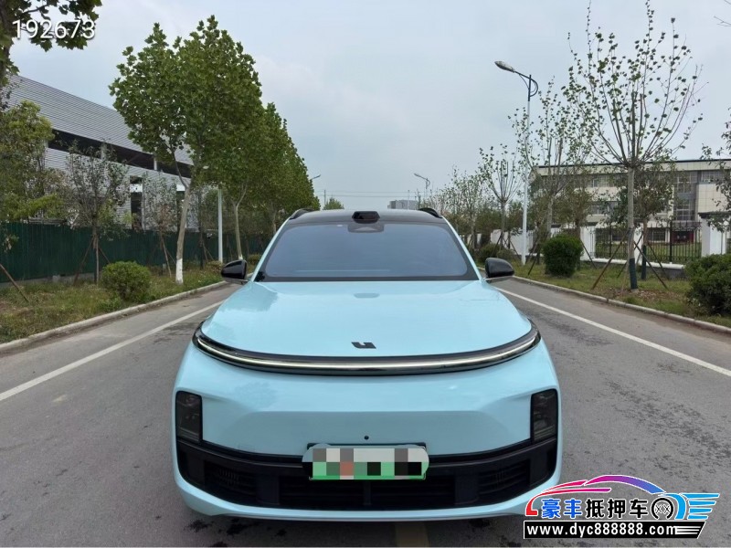 23年理想L8轿车抵押车出售