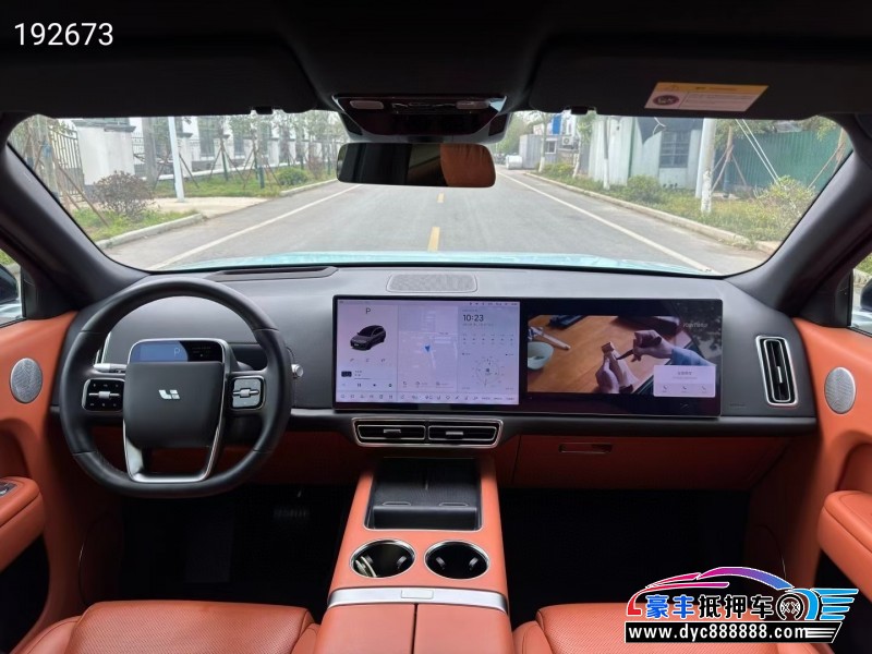 23年理想L8轿车抵押车出售