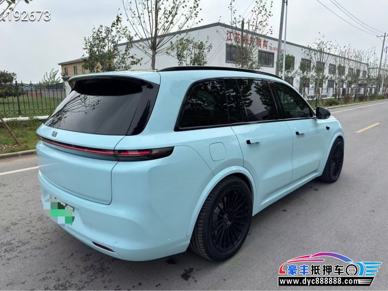 23年理想L8轿车抵押车出售