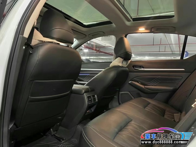 23年日产天籁轿车抵押车出售