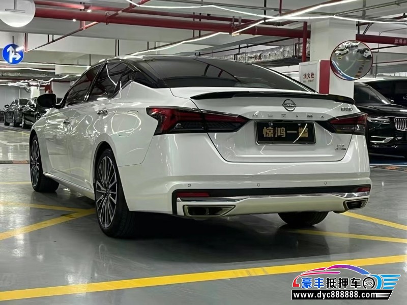 23年日产天籁轿车抵押车出售