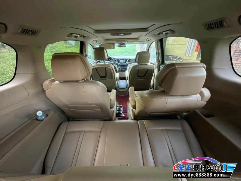 17年别克GL8轿车抵押车出售