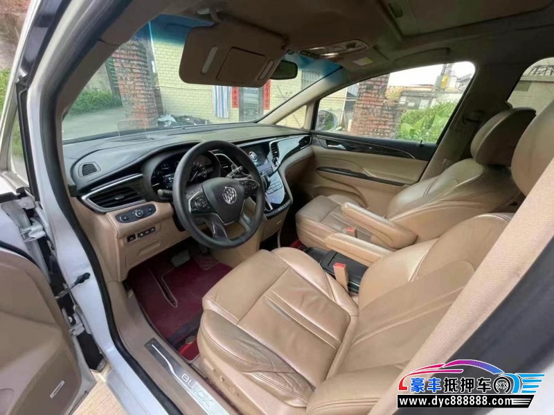 17年别克GL8轿车抵押车出售