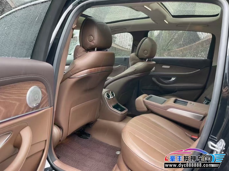 22年奔驰E轿车抵押车出售