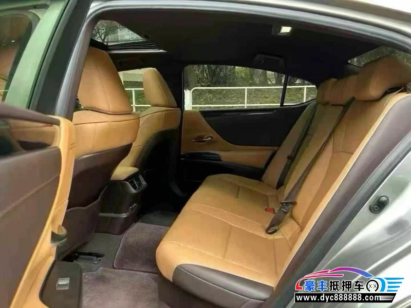 22年雷克萨斯ES轿车抵押车出售