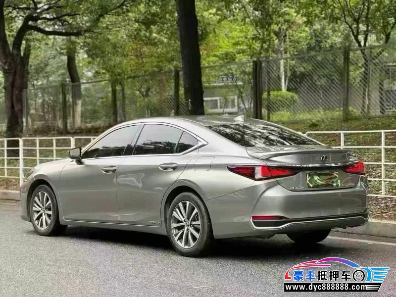 22年雷克萨斯ES轿车抵押车出售