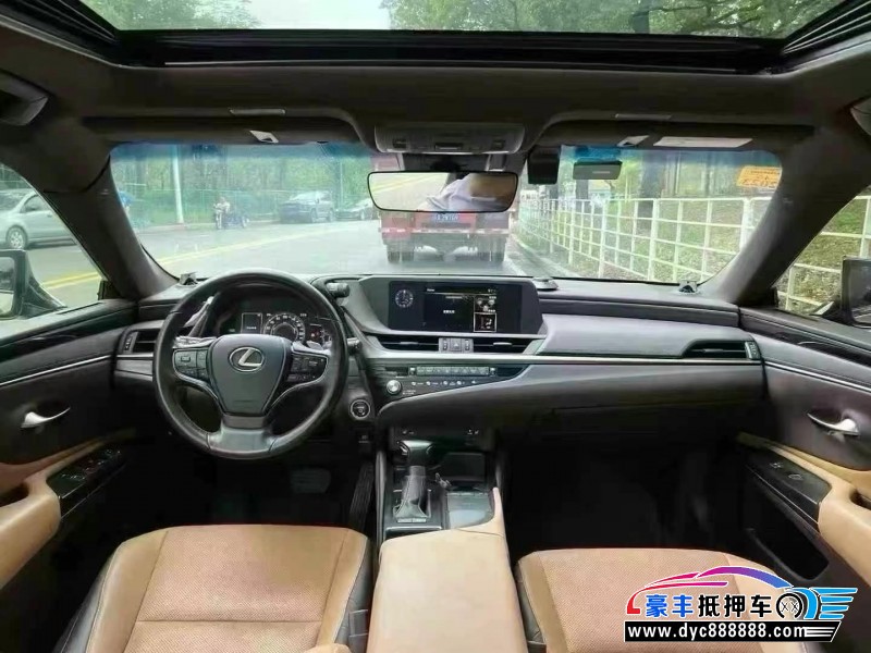 22年雷克萨斯ES轿车抵押车出售