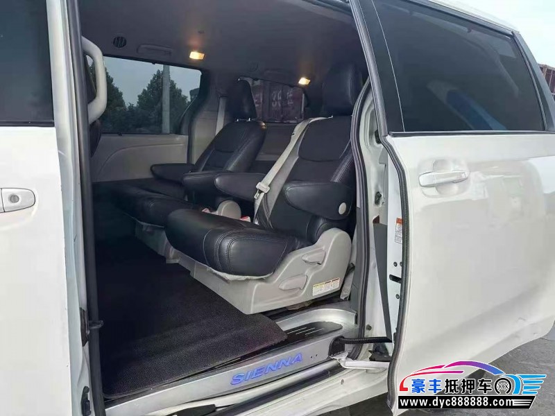 18年丰田塞纳MPV抵押车出售