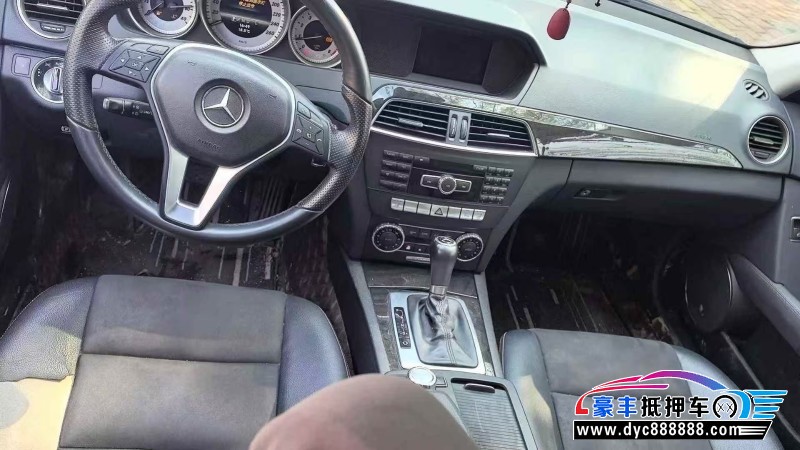 14年奔驰C轿车抵押车出售