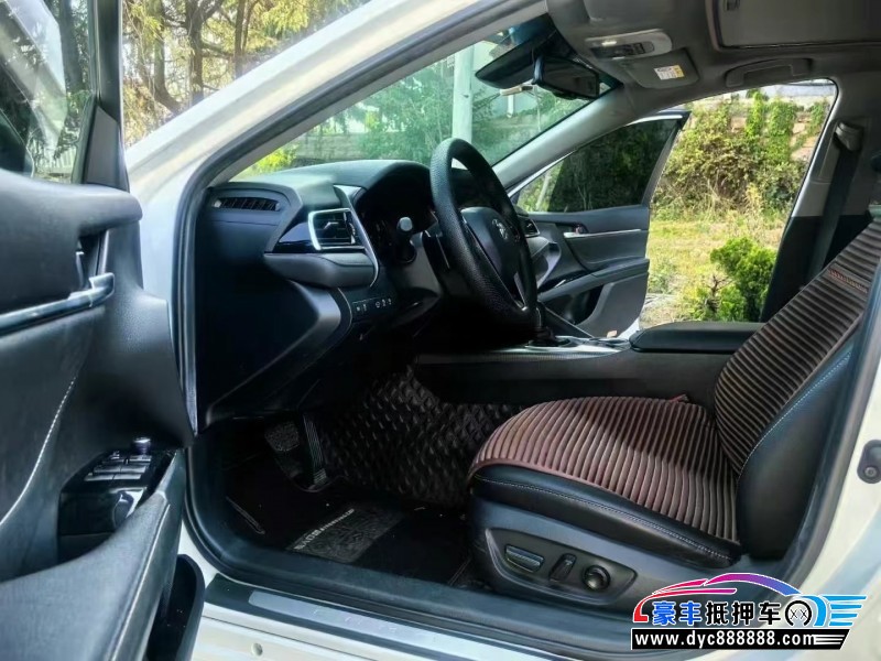 21年丰田凯美瑞轿车抵押车出售