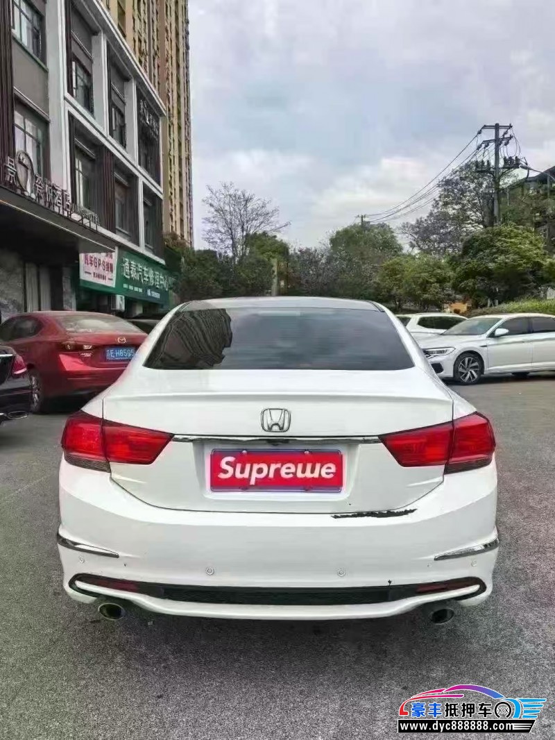 17年本田思铂睿轿车抵押车出售