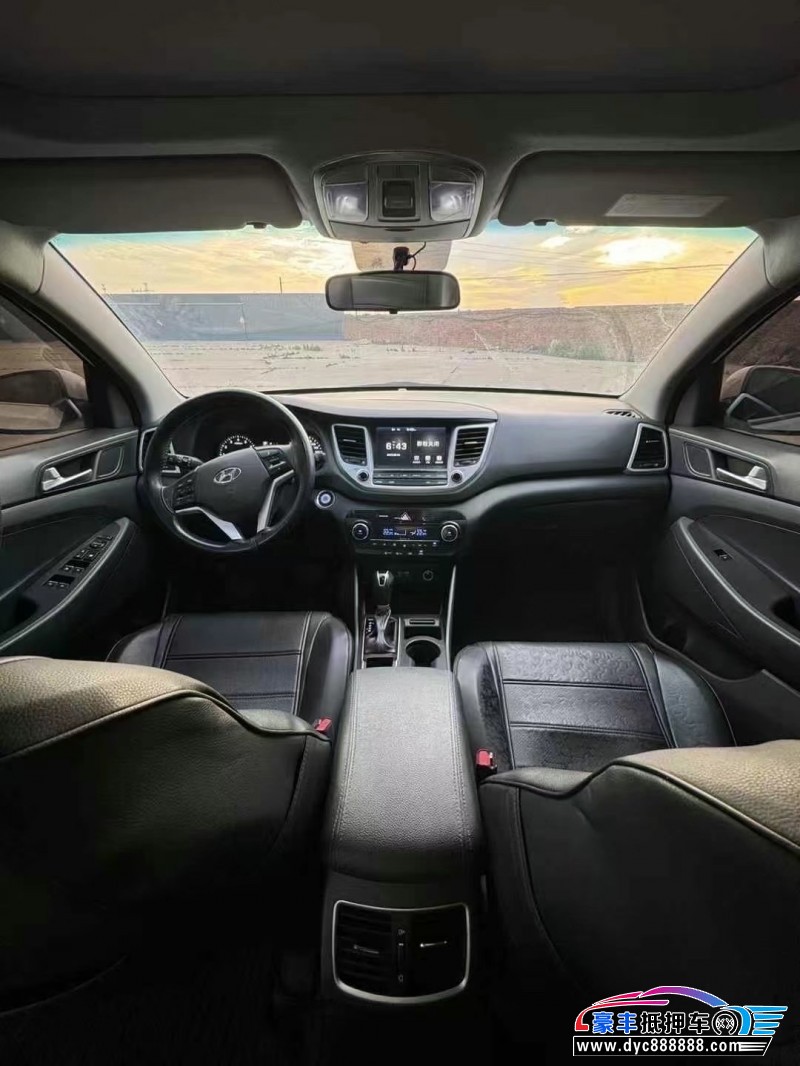 18年现代途胜轿车抵押车出售