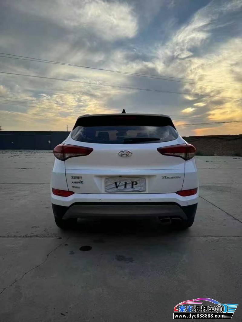 18年现代途胜轿车抵押车出售