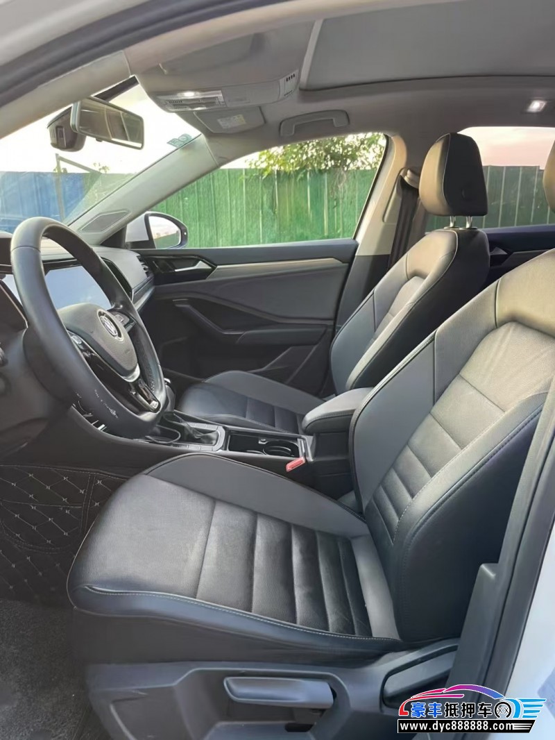 20年大众速腾轿车抵押车出售