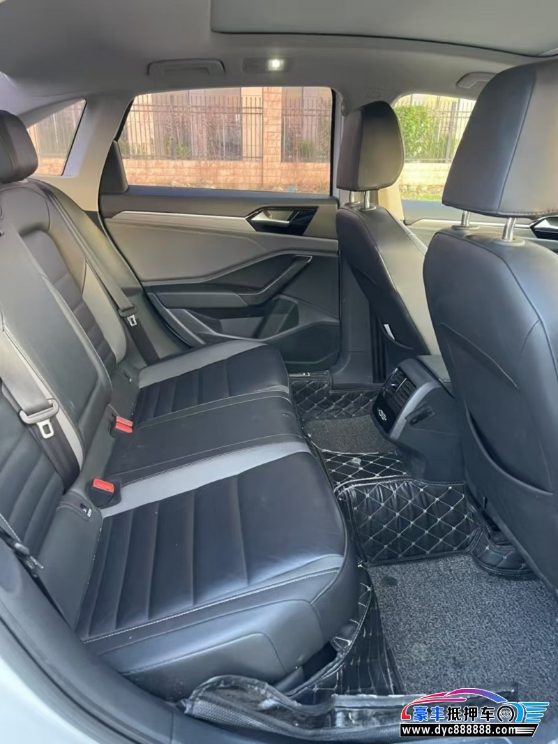 20年大众速腾轿车抵押车出售