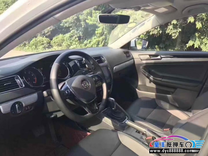 18年大众速腾轿车抵押车出售