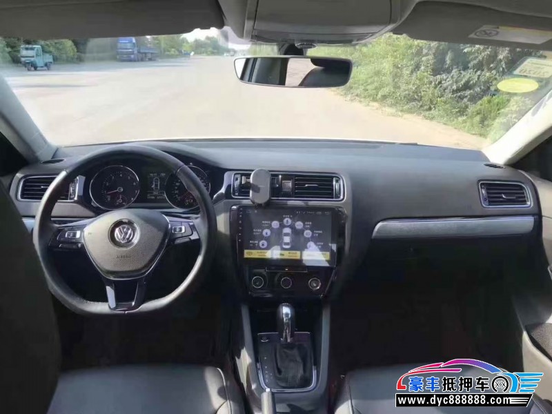 18年大众速腾轿车抵押车出售