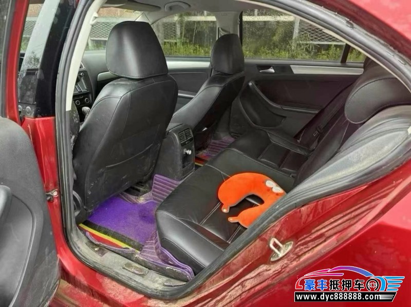 13年大众速腾轿车抵押车出售