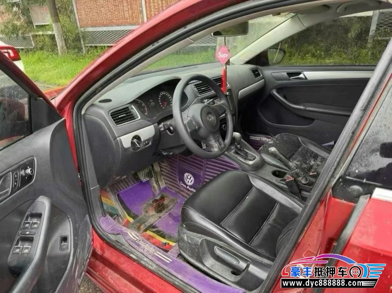 13年大众速腾轿车抵押车出售