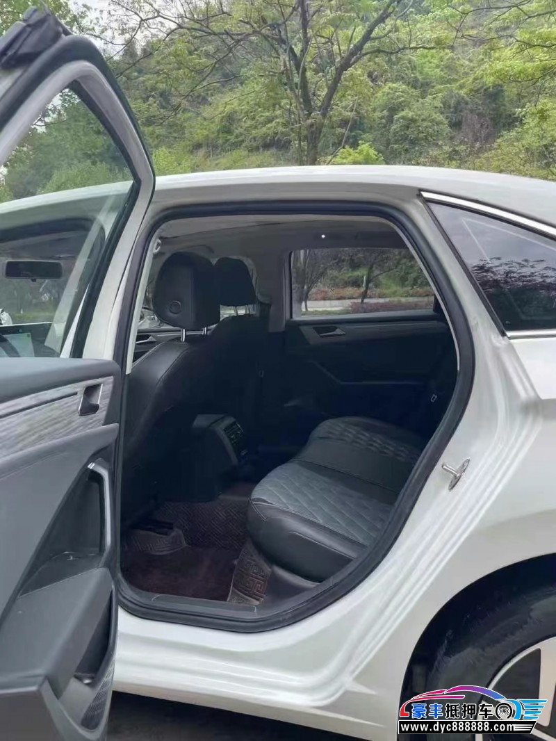 22年大众速腾轿车抵押车出售