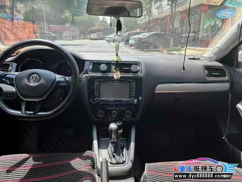 16年大众速腾轿车抵押车出售