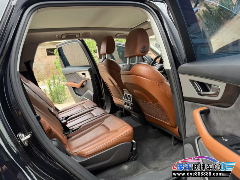 17年奥迪Q7轿车抵押车出售