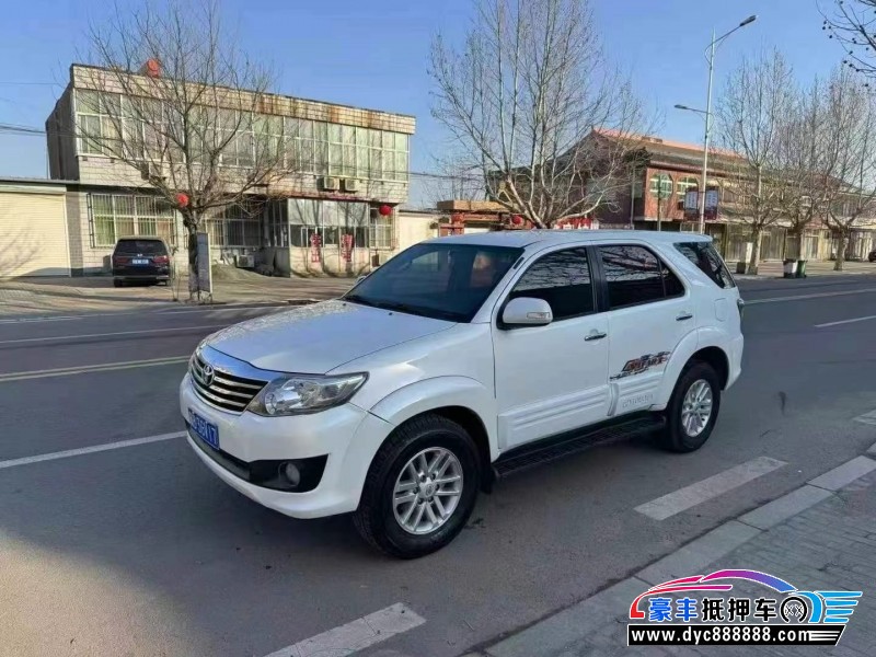 17年丰田奔跑者轿车抵押车出售