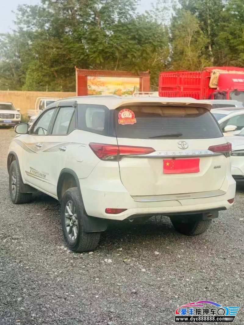 20年丰田奔跑者轿车抵押车出售