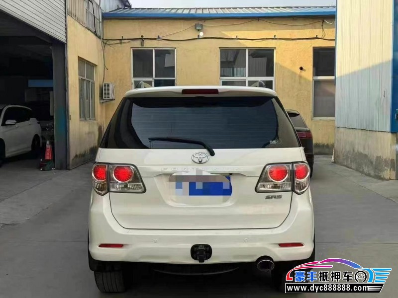 15年丰田奔跑者轿车抵押车出售