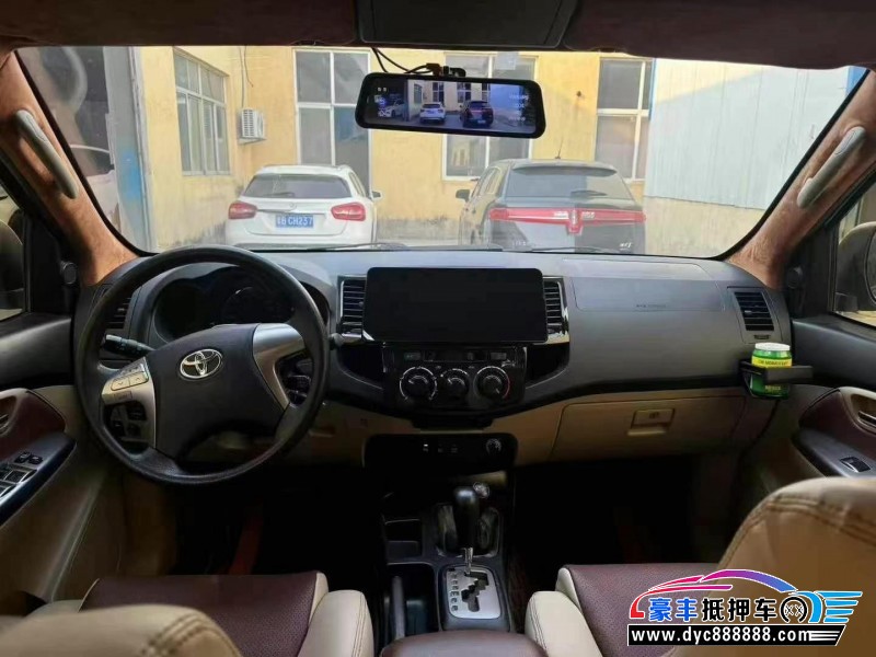 15年丰田奔跑者轿车抵押车出售