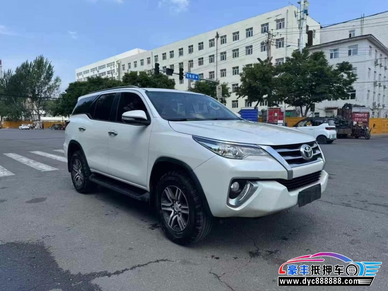 18年丰田奔跑者轿车抵押车出售