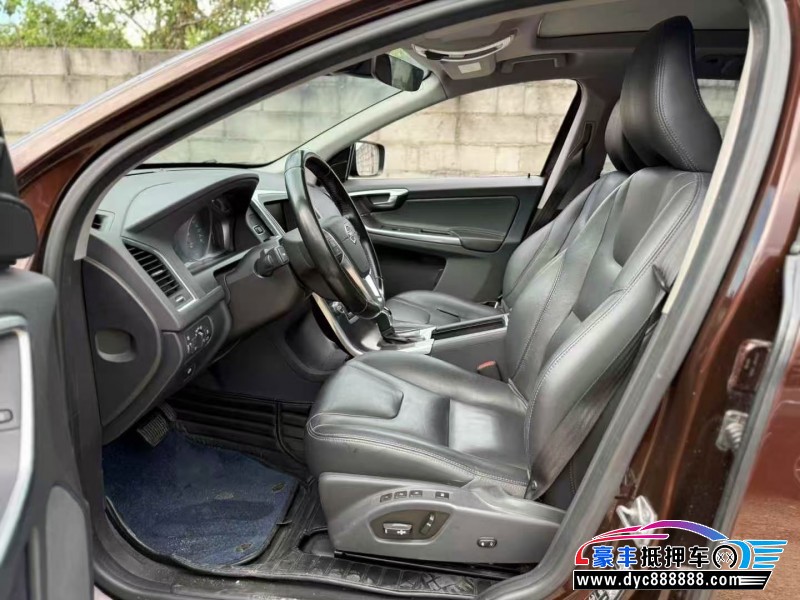 14年沃尔沃XC60轿车抵押车出售