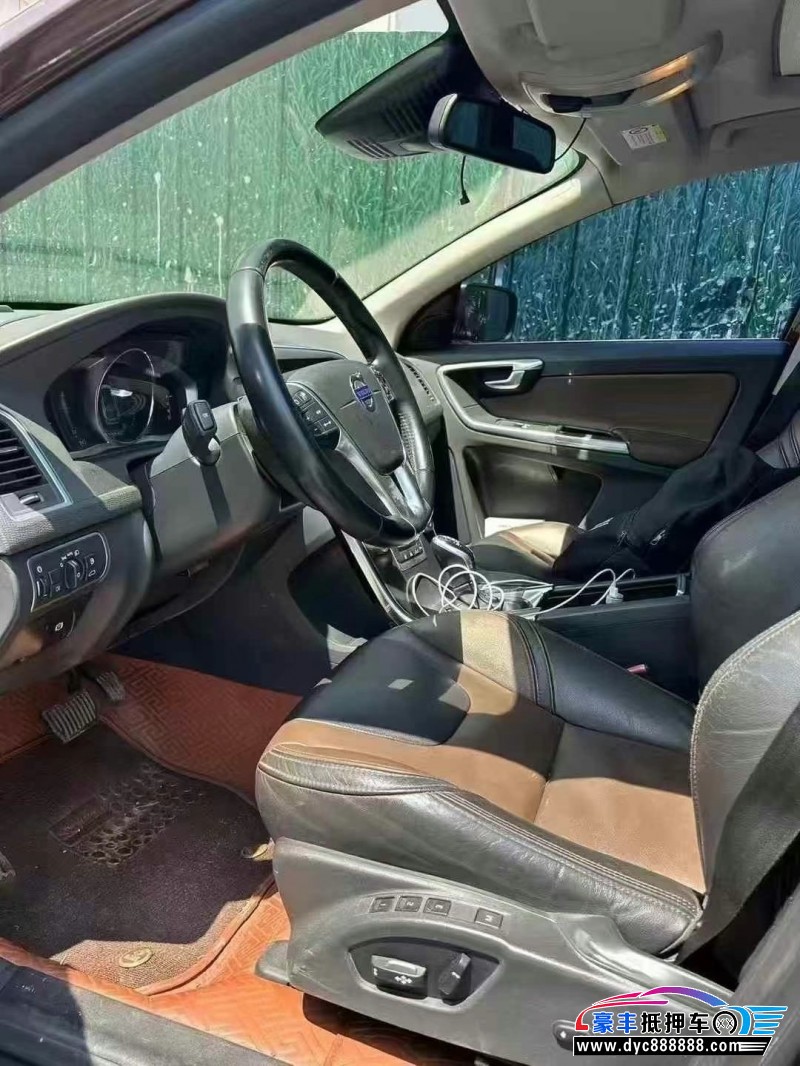 16年沃尔沃XC60轿车抵押车出售