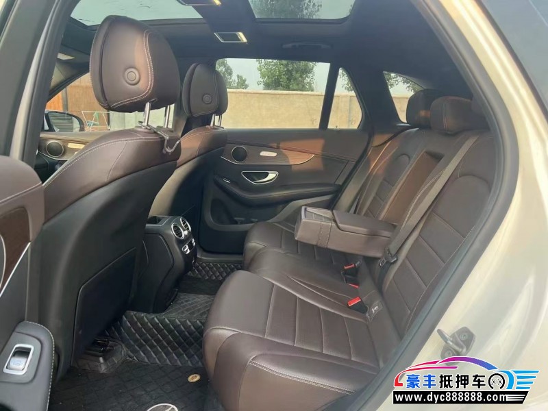 22年奔驰GLC轿车抵押车出售