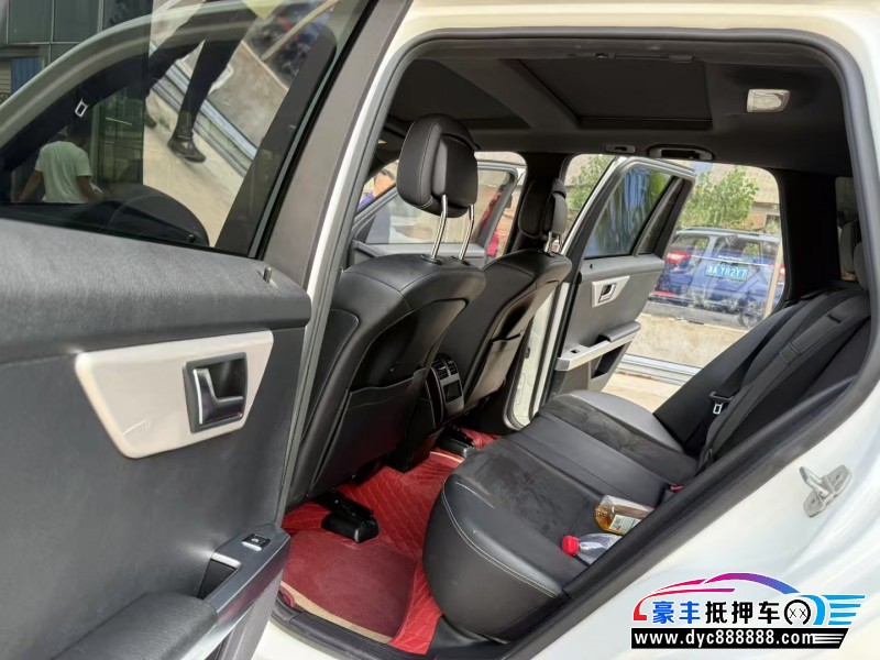 15年奔驰GLK轿车抵押车出售