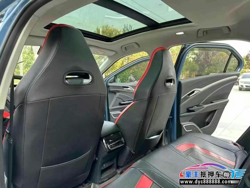 22年哪吒U轿车抵押车出售