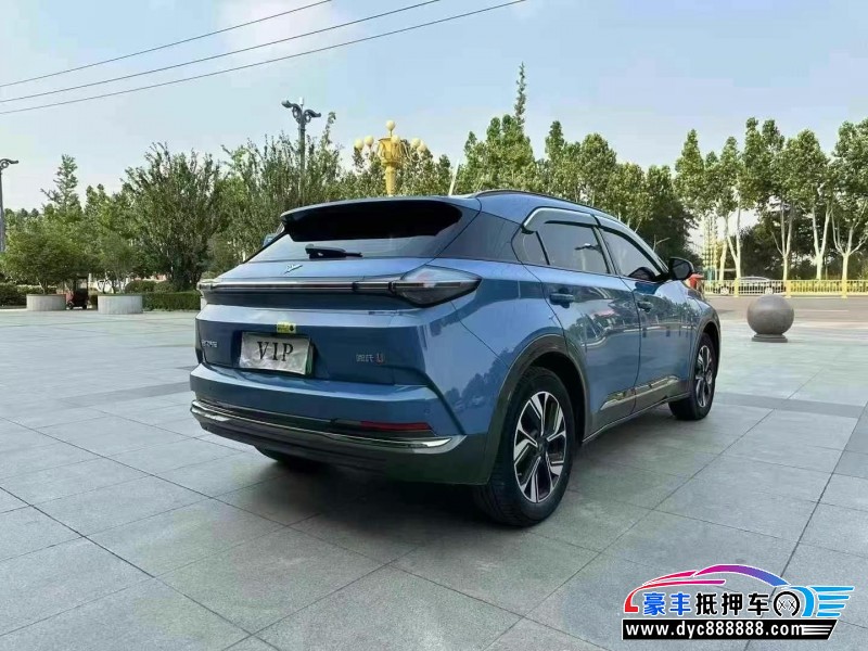 22年哪吒U轿车抵押车出售